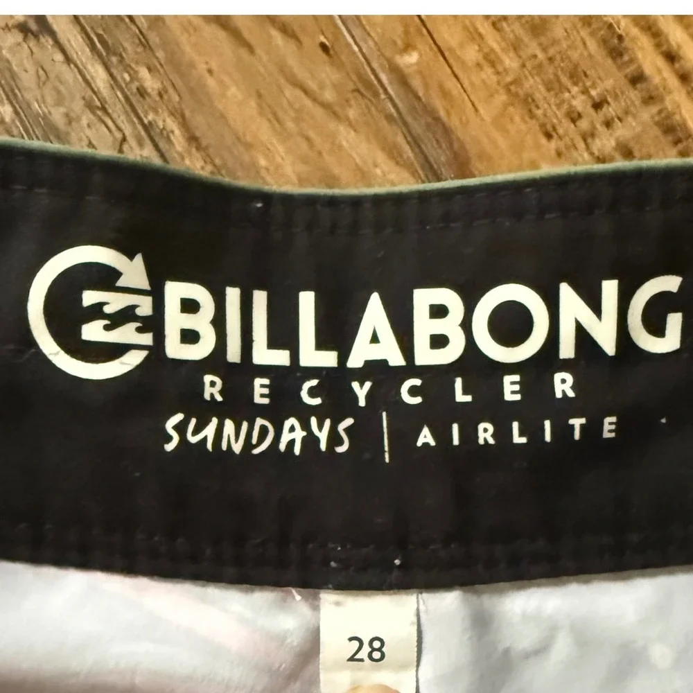 Billabong Sundays Airlite Board Shorts Mens 28 Black Tropical Monkey Pineapple